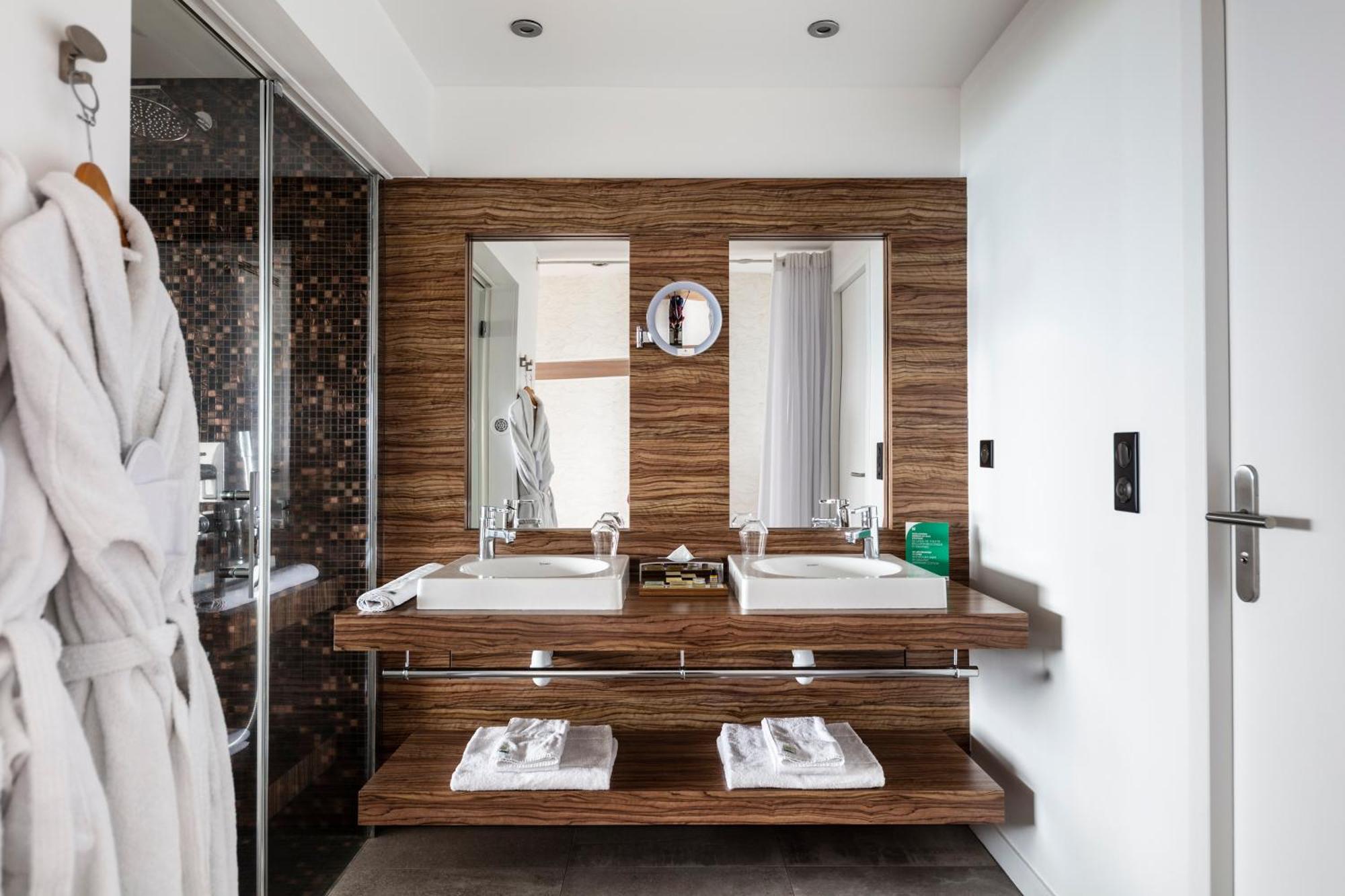 Hotel & Restaurant Origines Par Adrien Descouls - Teritoria Le Broc  Habitación foto